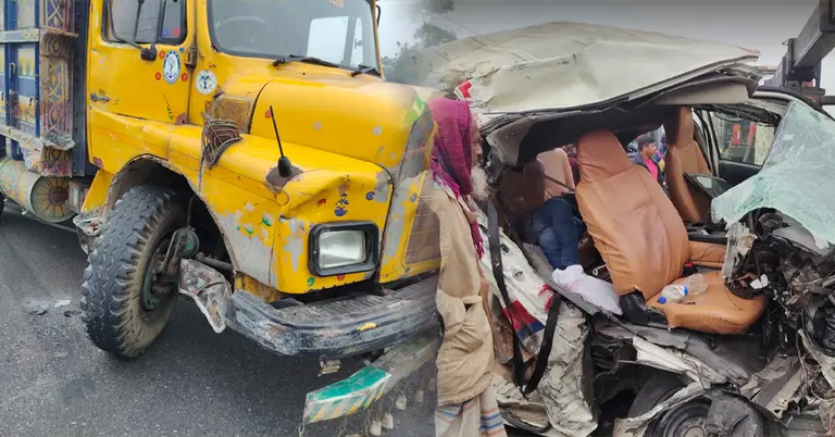 দুর্ঘটনাগ্রস্ত ট্রাক ও অ্যাম্বুলেন্স